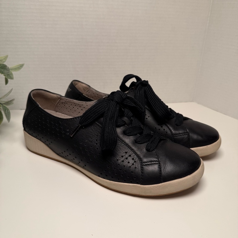 Dansko Women's Orli Sneaker - Picture 9 of 16